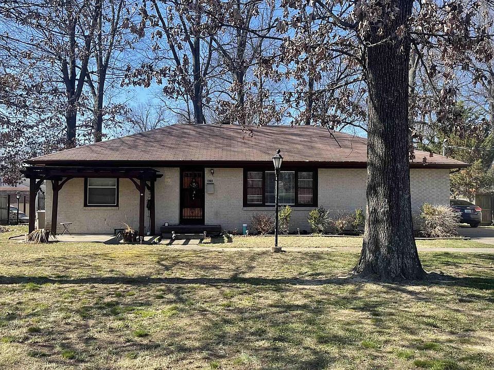 1st image of 613 Joe Clifton Dr