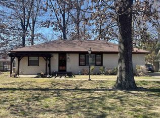 613 Joe Clifton Dr, Paducah, KY 42001