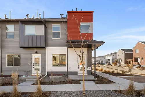 15232 W 69th Pl Photo 1