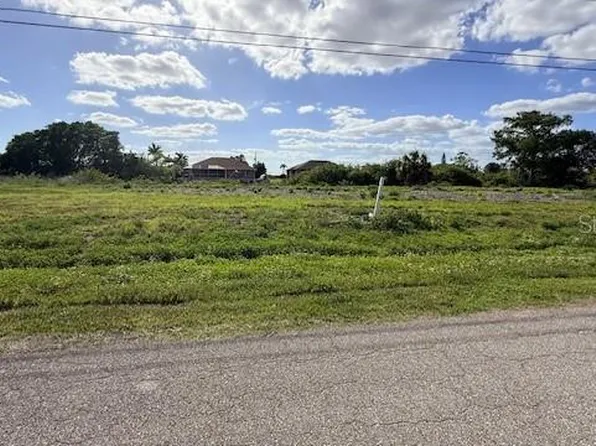 1916 NE 23rd Pl, Cape Coral, FL 33909