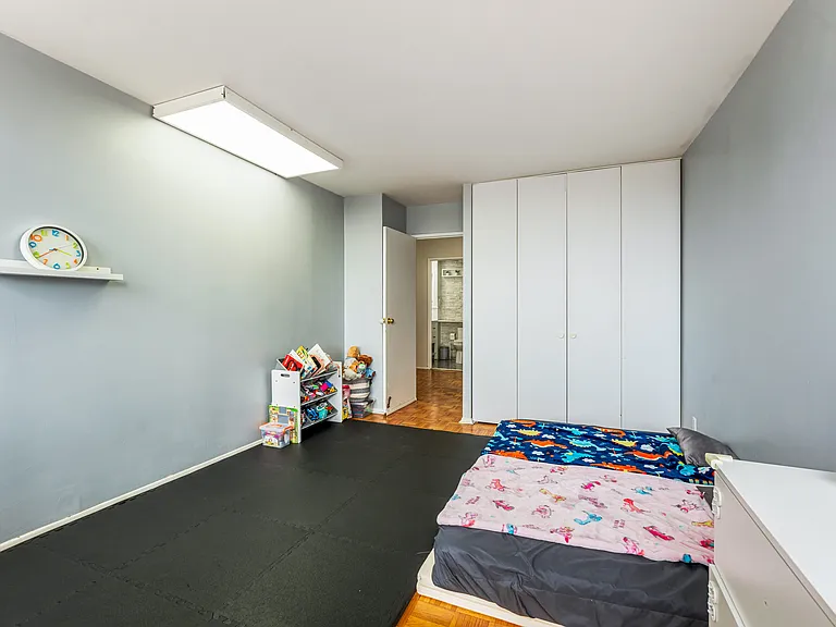 300 Winston Dr #318 — Photo 23
