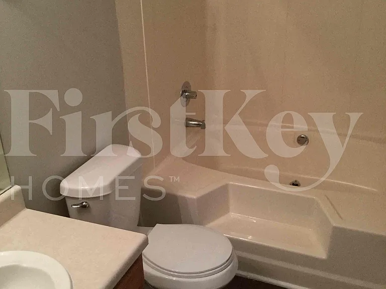 1775 Independence Dr — Photo 8