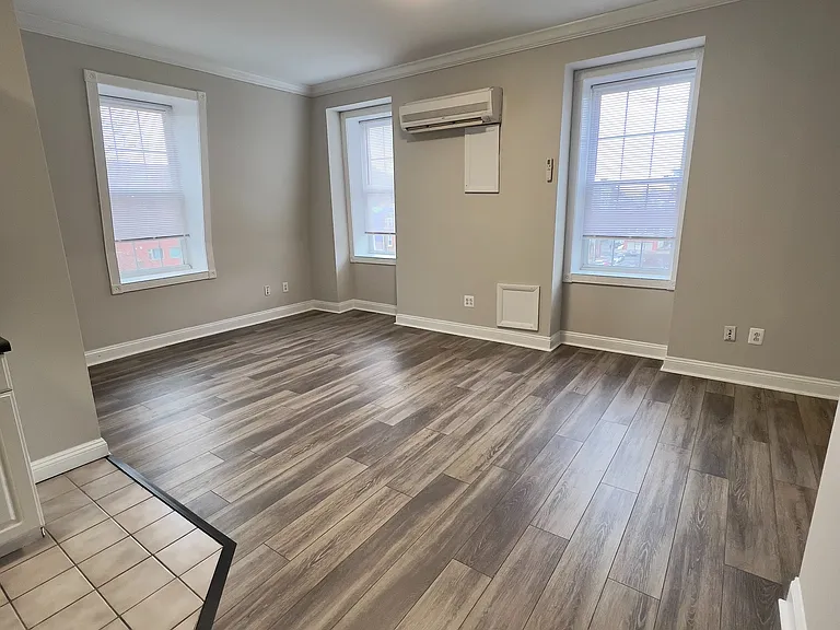 Campus Apartments — Photo 3