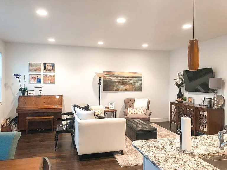 4162 N Cresthaven Ln — Photo 7