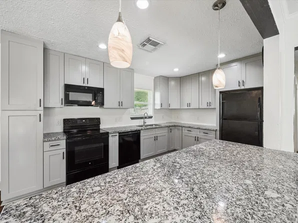 611 Marleen St, Houston, TX 77034