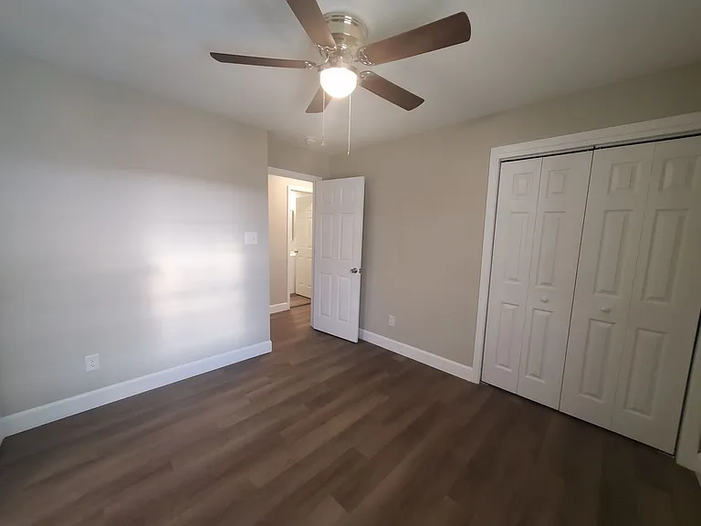 1208 Hillsboro St — Photo 14