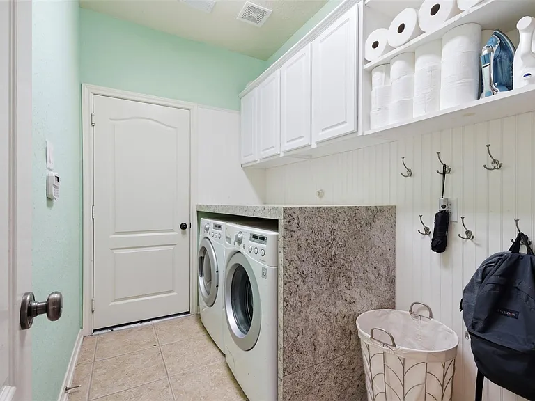 3331 Lost Maple Forest Ct — Photo 10