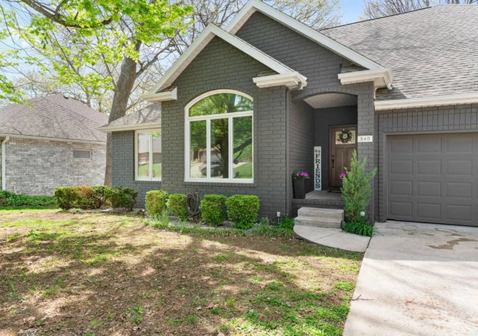 Executive rental in SW Springfield — Photo 3