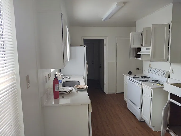 705 & 707 Allen St — Photo 17