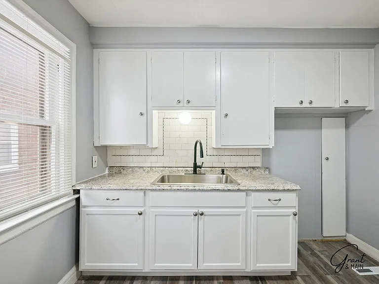 16831 Mendota - Bohdi Enterprises LLC — Photo 10
