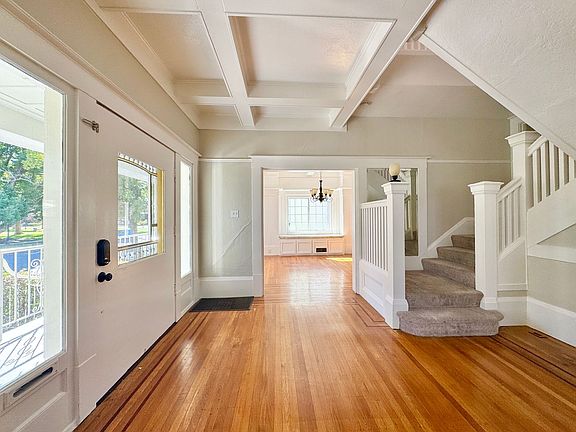 3rd image of 1614 27th St