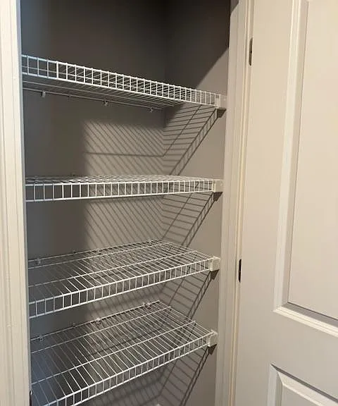 Mustang Cir — Photo 18