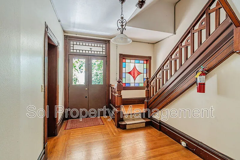 Building Photo - 1722 5th Ave #4