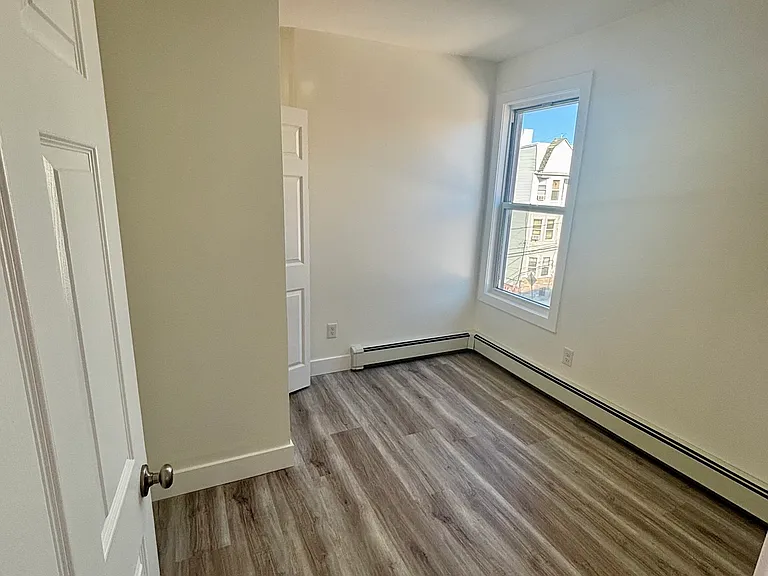 7 Franklin Ave #5 — Photo 9