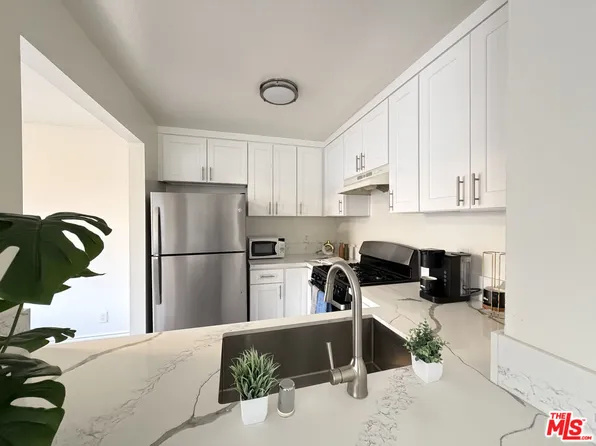 326 S Manhattan Pl, Los Angeles, CA