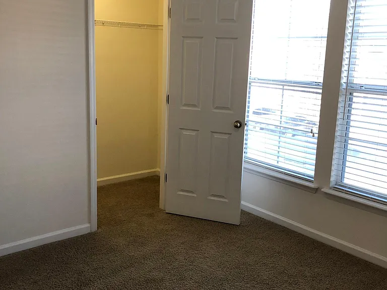 13014 Sunset Lake Dr — Photo 34