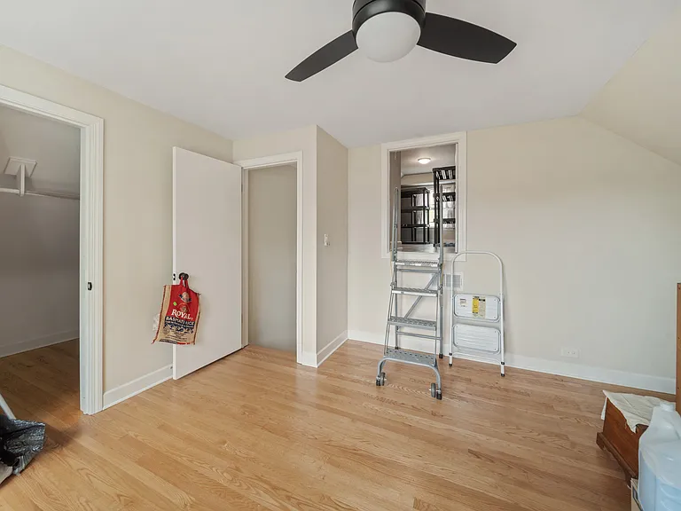 5320 Suffield Ct — Photo 17