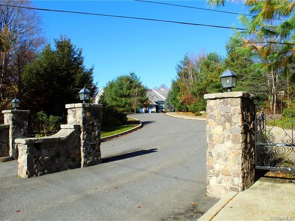 29 Gaby Ln, Naugatuck, CT 06770