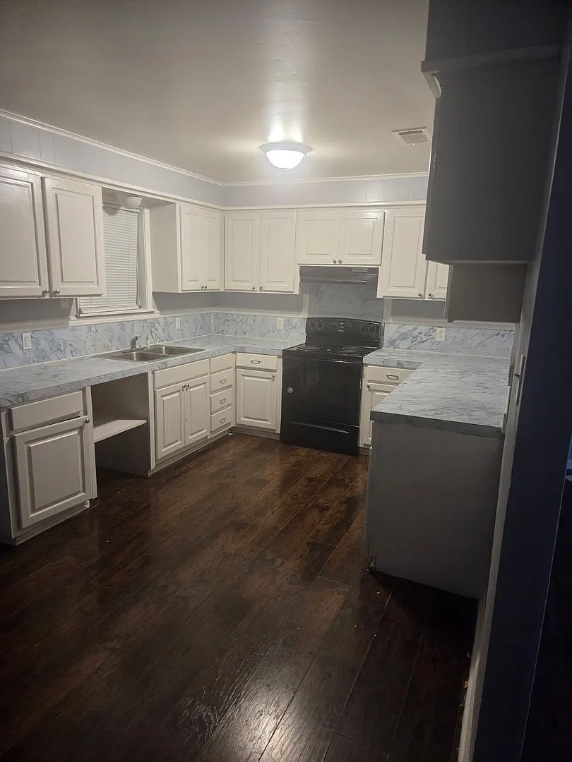 DL Benzer Properties, LLC-786 Burbridge — Photo 1