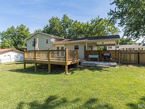 2nd image of 307 Cedar Dr