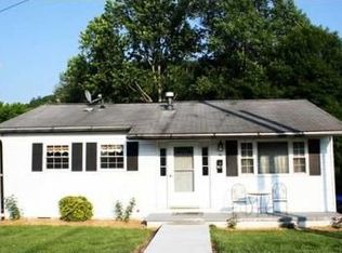 6 Garrett Dr, Hurricane, WV 25526