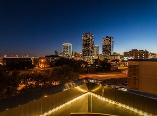720 Skyline Bluff Ct, Fort Worth, TX 76102