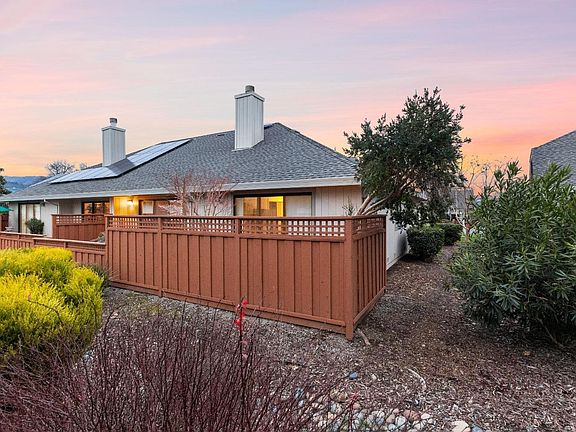 2nd image of 8391 Oakmont Drive