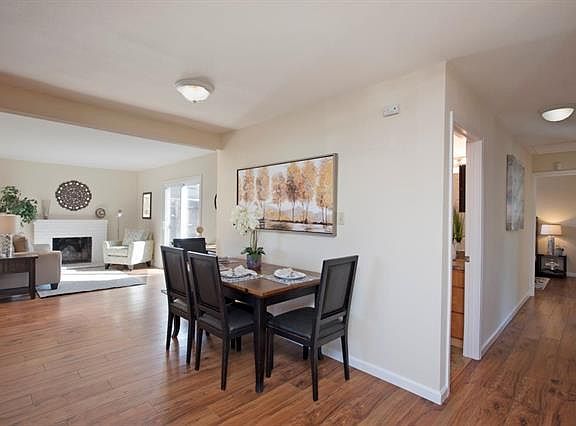 3rd image of 486 El Cajon Dr