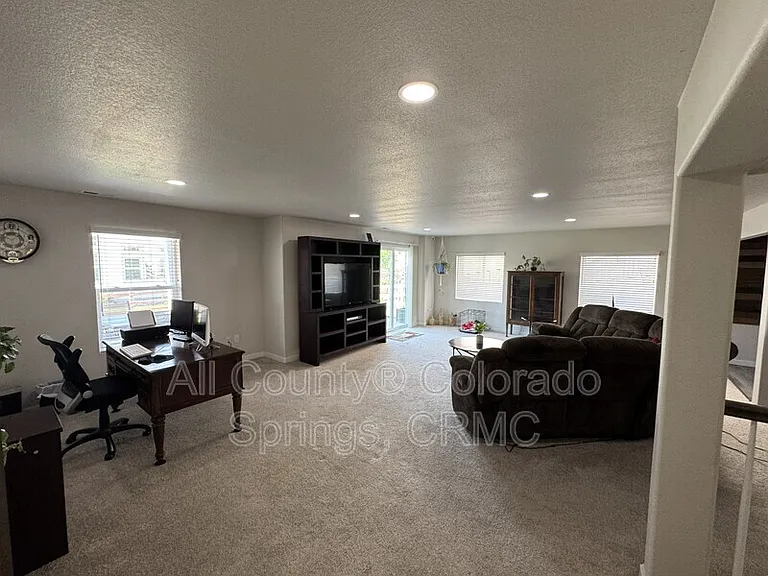 5755 Marlee Dr — Photo 23
