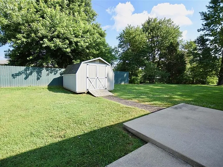 754 W Elm Rd — Photo 7