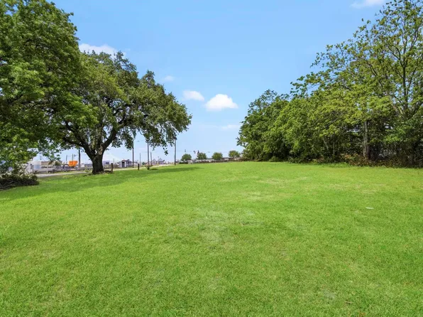 9400 Randolph St, Houston, TX 77075