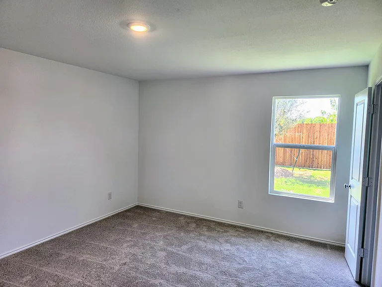 3425 Flicker Ln — Photo 12