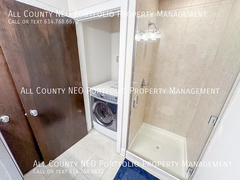 1276 N High St #304 — Photo 11