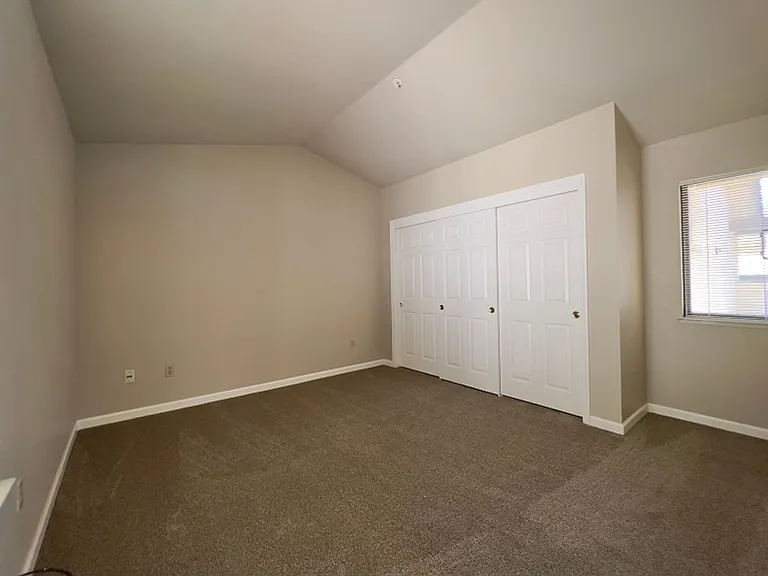 64 Fountain Grove Cir — Photo 16