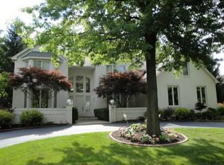 601 Troon Rd, Holland, OH 43528