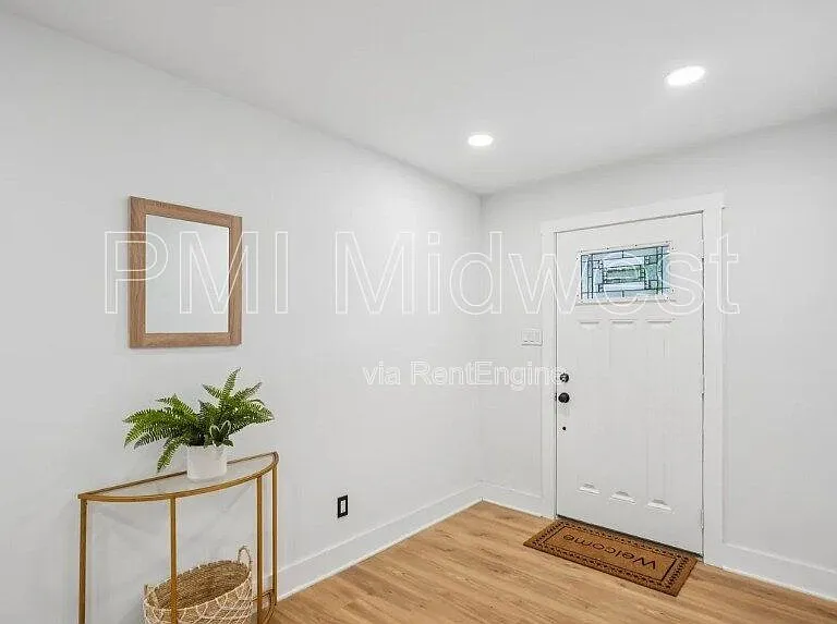941 King Ave — Photo 2