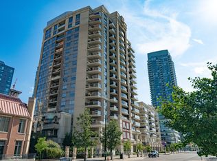 350 Princess Royal Dr #1505, Mississauga, ON L5B 4N1