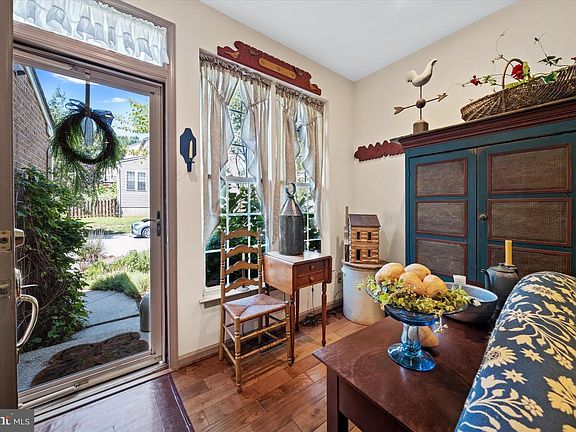 3rd image of 134 Yardley Pl