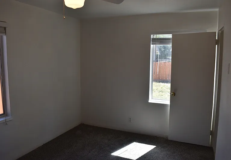 1333 Frank Ave — Photo 12