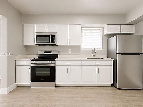 3rd image of 101 W 11th St Unit 8