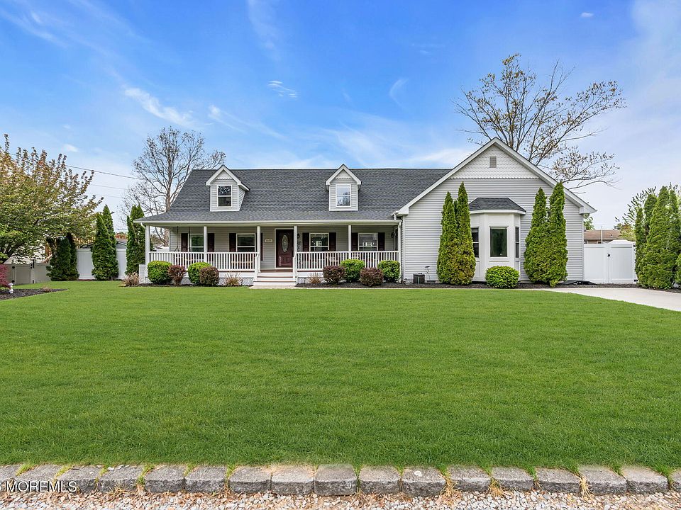 1st image of 1605 1st Avenue