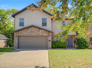 1446 S Highbush Ave, Fayetteville, AR 72701