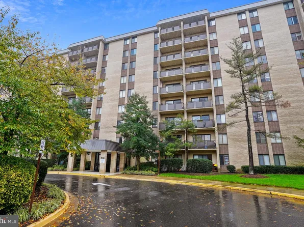 3101 S Manchester St APT 802, Falls Church, VA 22044