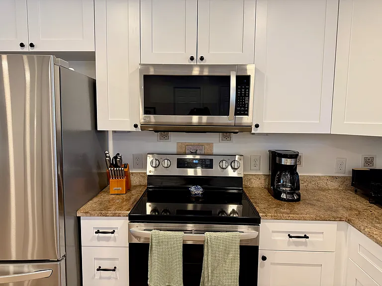8719 Tahiti Ln — Photo 10