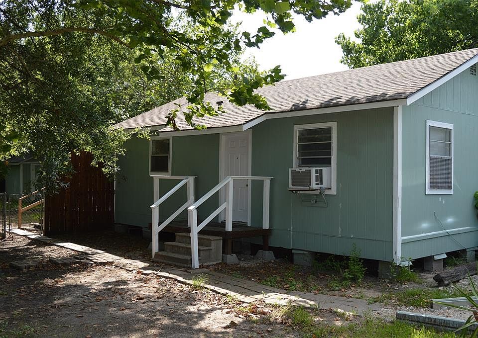 1st image of 4422 6th St