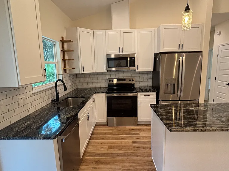 346 NW 3rd Ave — Photo 8
