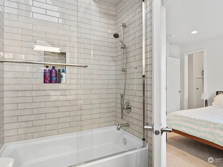 515 S Sullivan St #515 — Photo 9