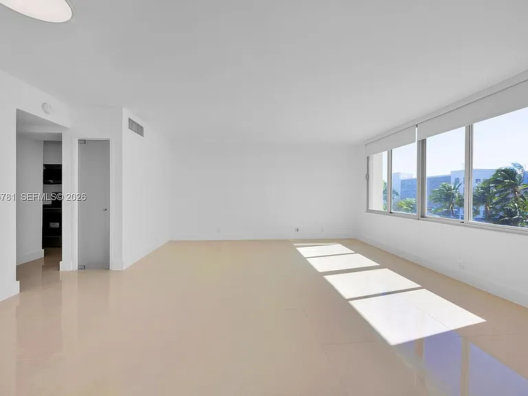 1000 West Ave #301 — Photo 1