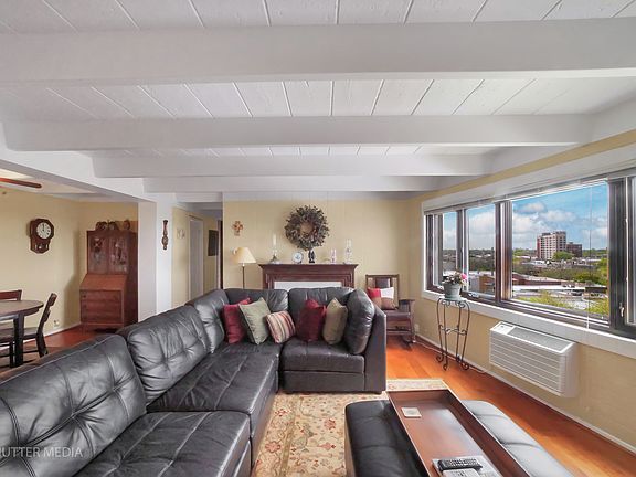 5th image of 1132 W Lunt Ave APT 9A