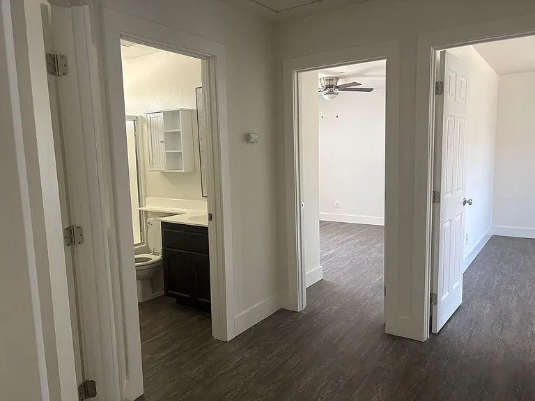 Beautiful 3 Bedroom Apartment In Placentia — Photo 5